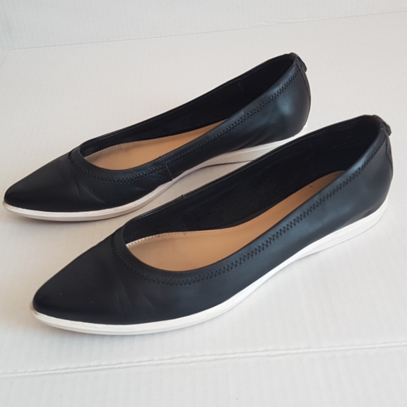 RUDSAK Reynel Black Leather Ballerina Flats - Picture 2 of 10